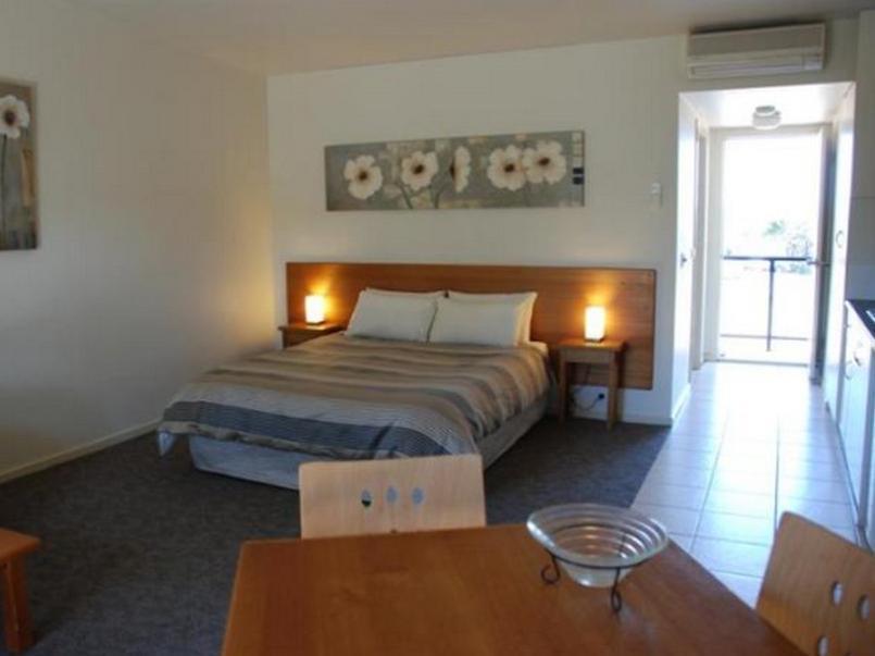 Metung Waters Motel And Apartments Екстер'єр фото