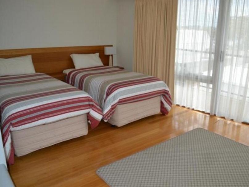Metung Waters Motel And Apartments Екстер'єр фото