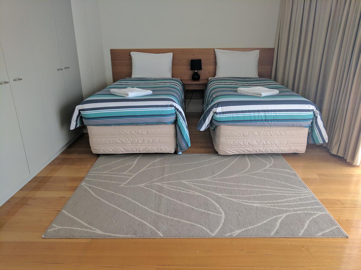 Metung Waters Motel And Apartments Екстер'єр фото