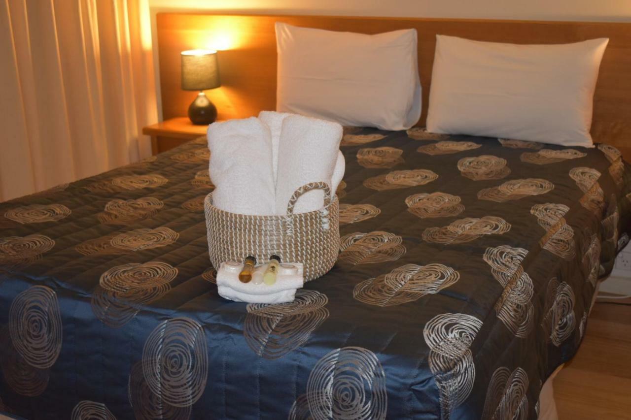 Metung Waters Motel And Apartments Екстер'єр фото