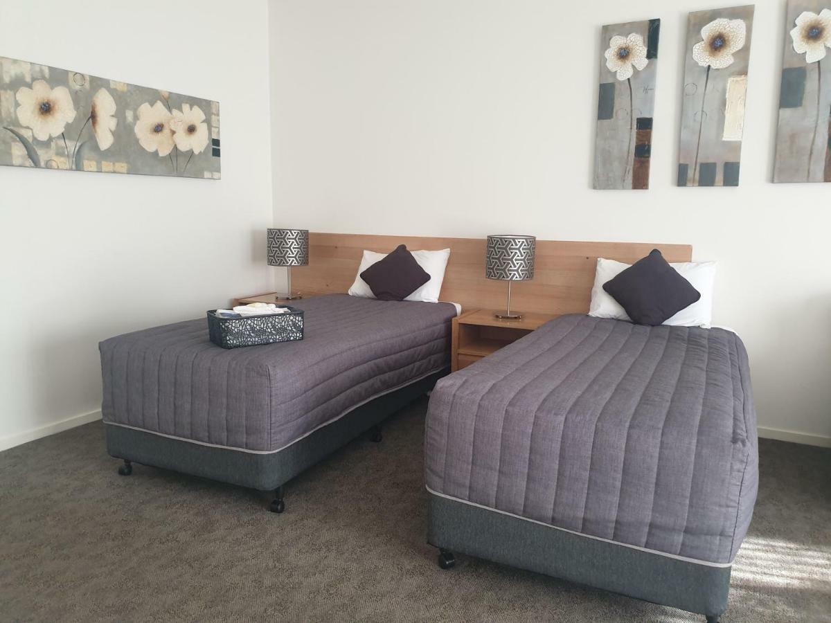 Metung Waters Motel And Apartments Екстер'єр фото